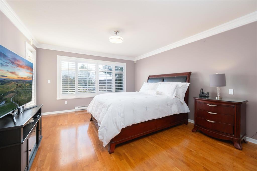 #209 – 288 E. 6th Street
